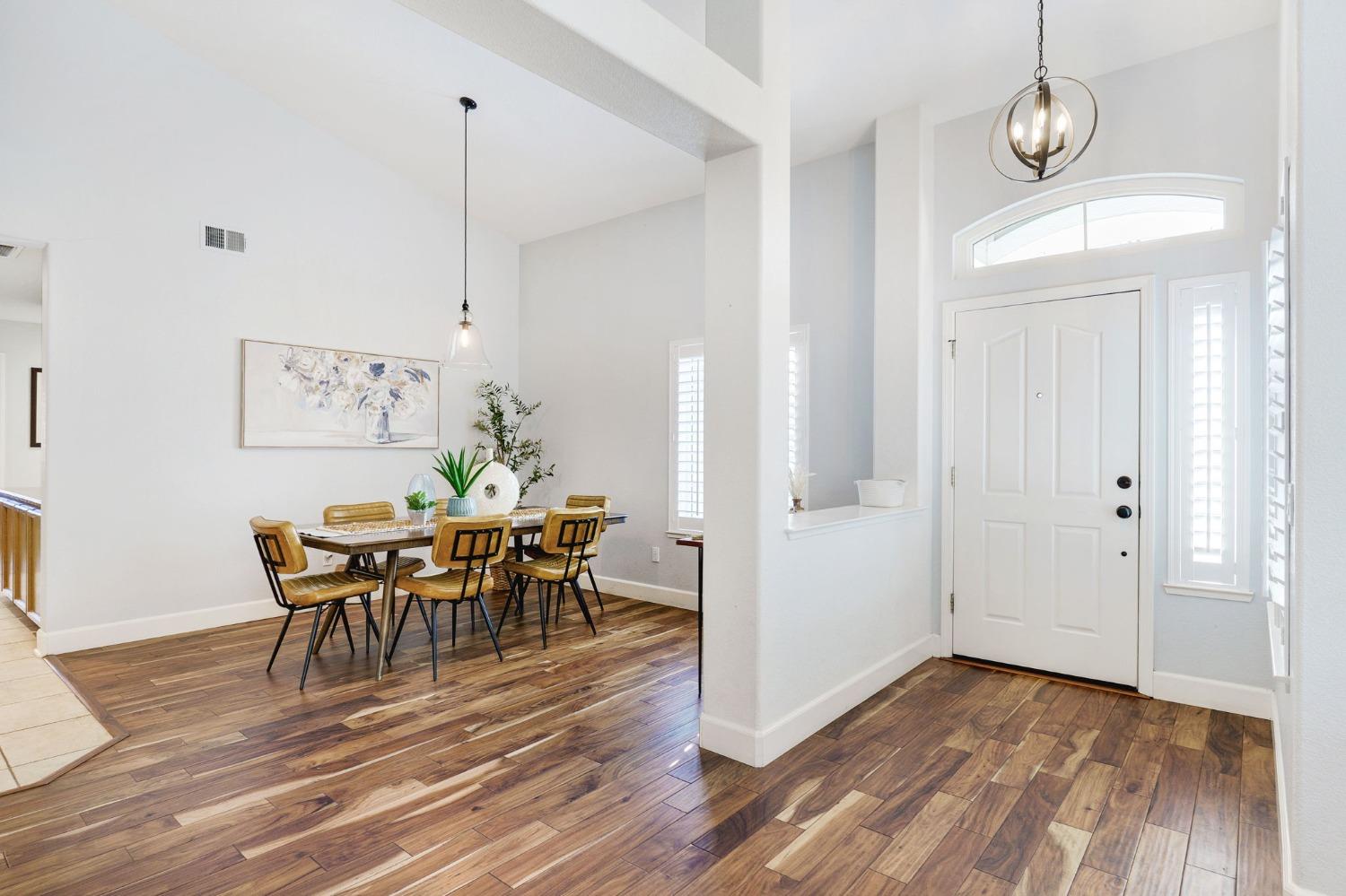 Detail Gallery Image 4 of 29 For 11887 Silver Cliff Way, Gold River,  CA 95670 - 3 Beds | 2 Baths