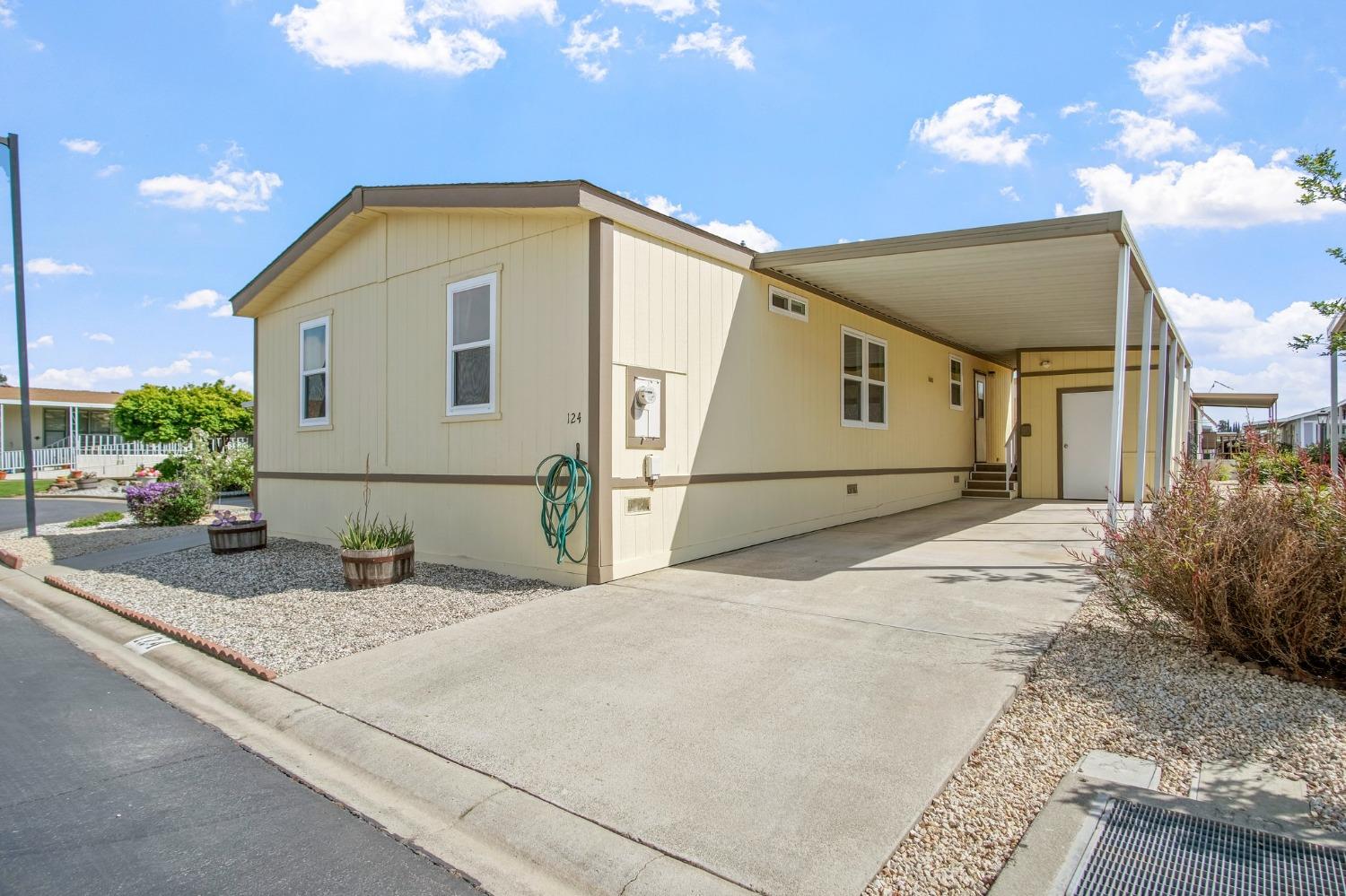 Detail Gallery Image 2 of 31 For 1500 Held Dr 124, Modesto,  CA 95355 - 3 Beds | 2 Baths