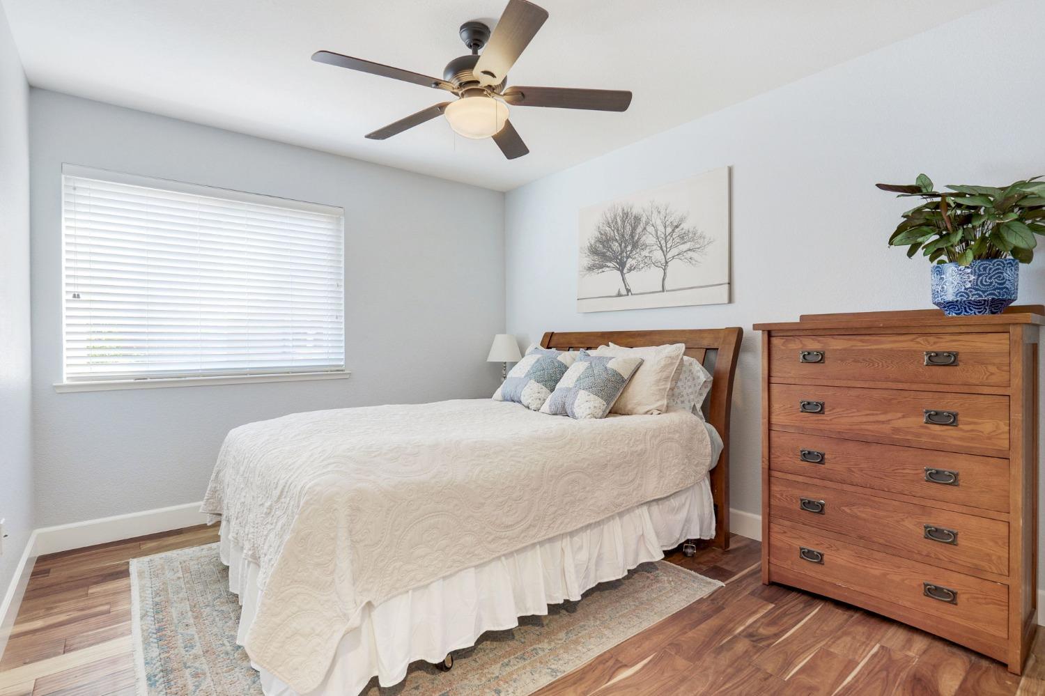 Detail Gallery Image 14 of 29 For 11887 Silver Cliff Way, Gold River,  CA 95670 - 3 Beds | 2 Baths