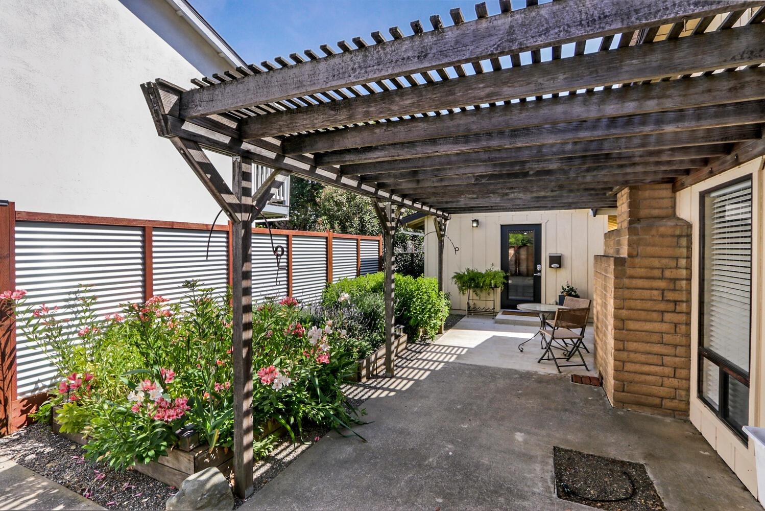 Detail Gallery Image 33 of 56 For 3304 Monte Vista Ave, Davis,  CA 95618 - 4 Beds | 3 Baths