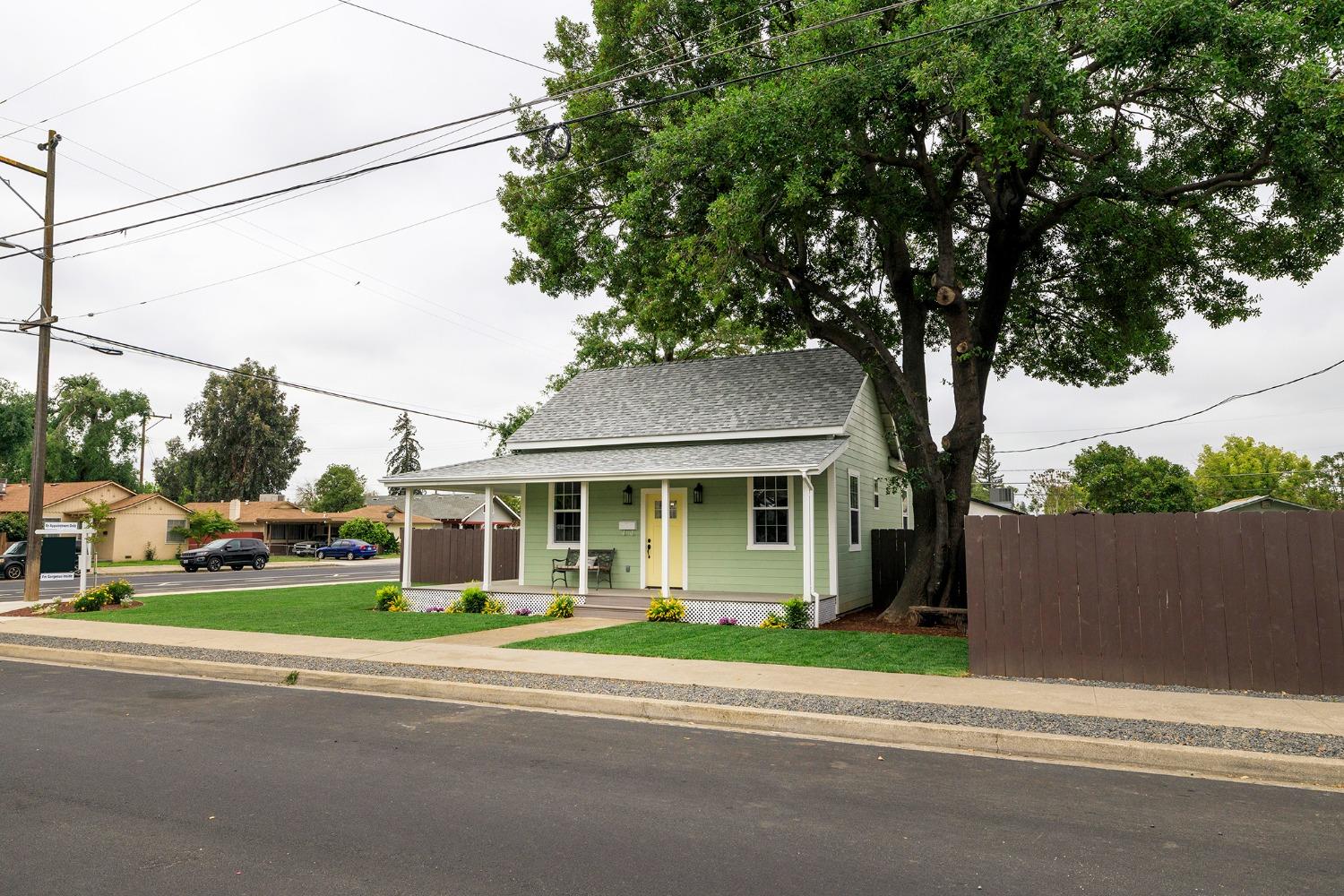 Detail Gallery Image 3 of 77 For 156 Davitt Ave, Oakdale,  CA 95361 - 4 Beds | 3 Baths
