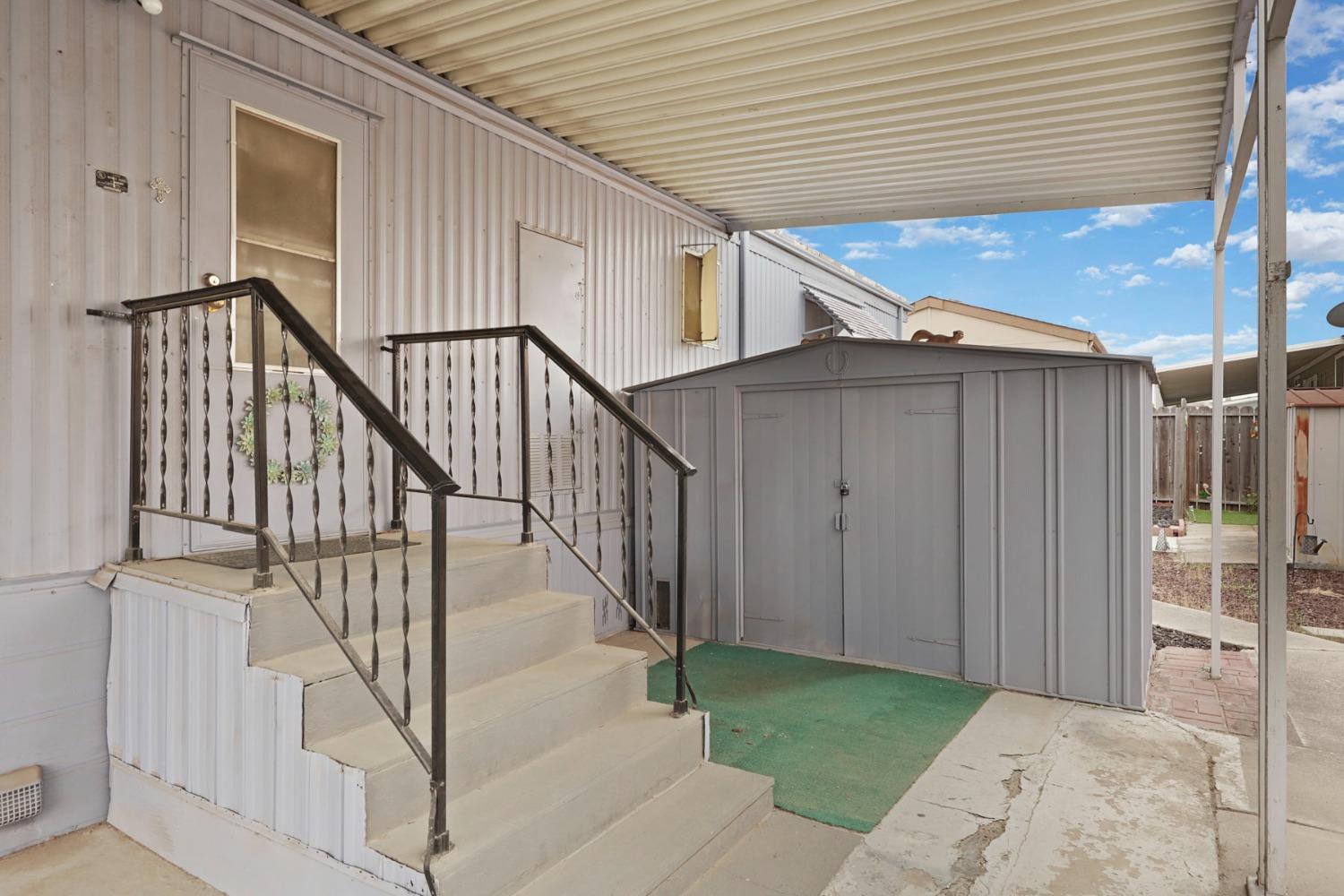 Detail Gallery Image 4 of 39 For 150 Pestana 50, Manteca,  CA 95336 - 2 Beds | 1 Baths