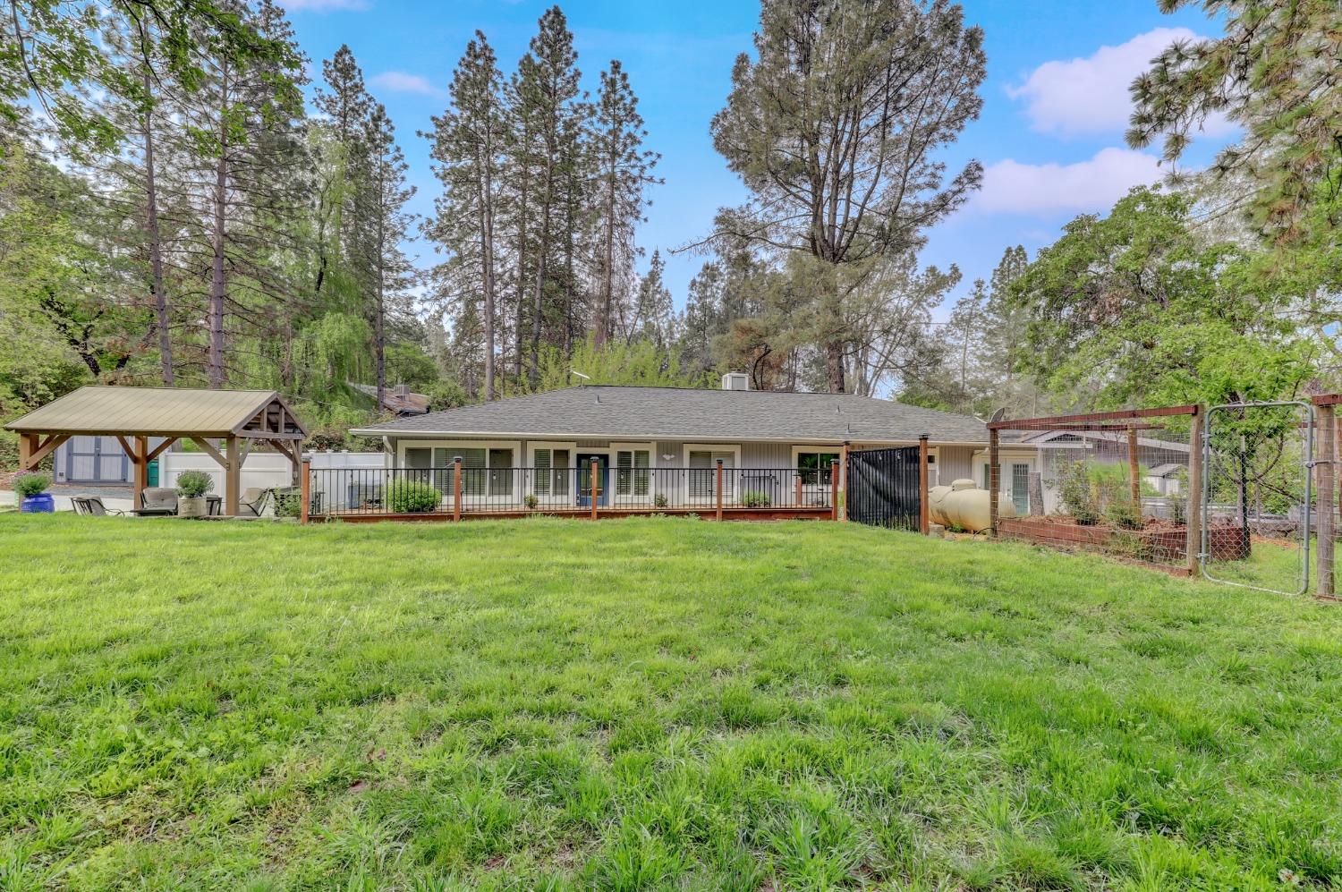 Detail Gallery Image 1 of 1 For 18728 Norlene Way, Grass Valley,  CA 95949 - 3 Beds | 2 Baths