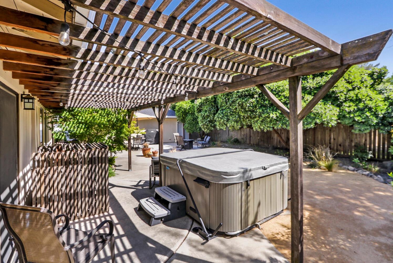 Detail Gallery Image 48 of 56 For 3304 Monte Vista Ave, Davis,  CA 95618 - 4 Beds | 3 Baths