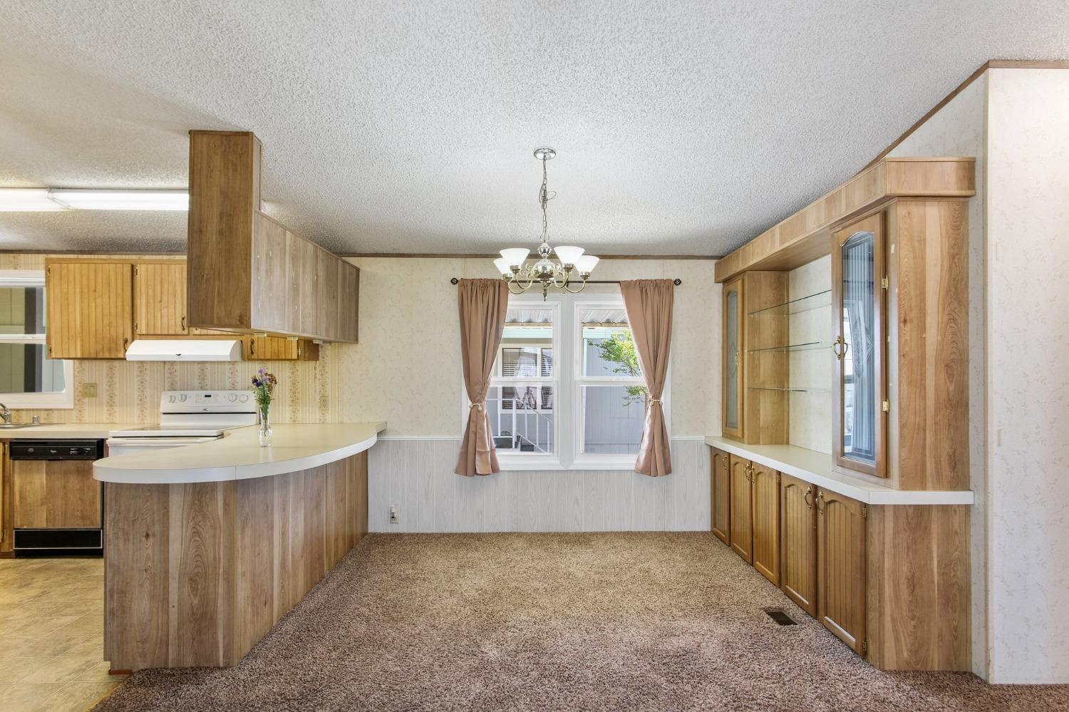 Detail Gallery Image 6 of 31 For 1500 Held Dr 124, Modesto,  CA 95355 - 3 Beds | 2 Baths