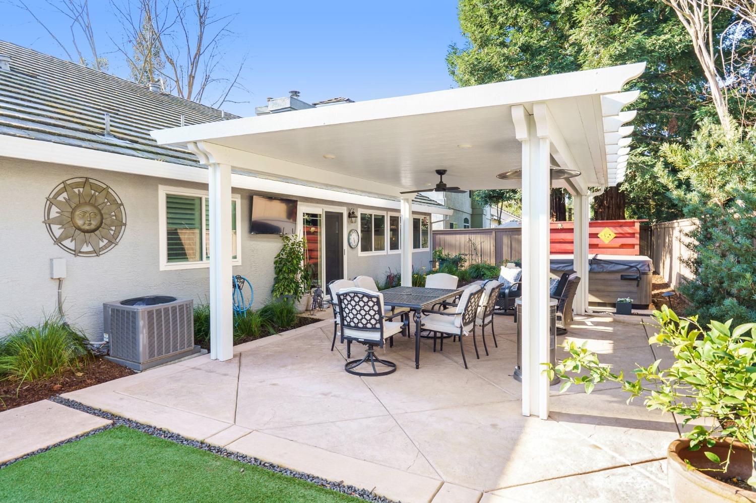 Detail Gallery Image 23 of 29 For 11887 Silver Cliff Way, Gold River,  CA 95670 - 3 Beds | 2 Baths