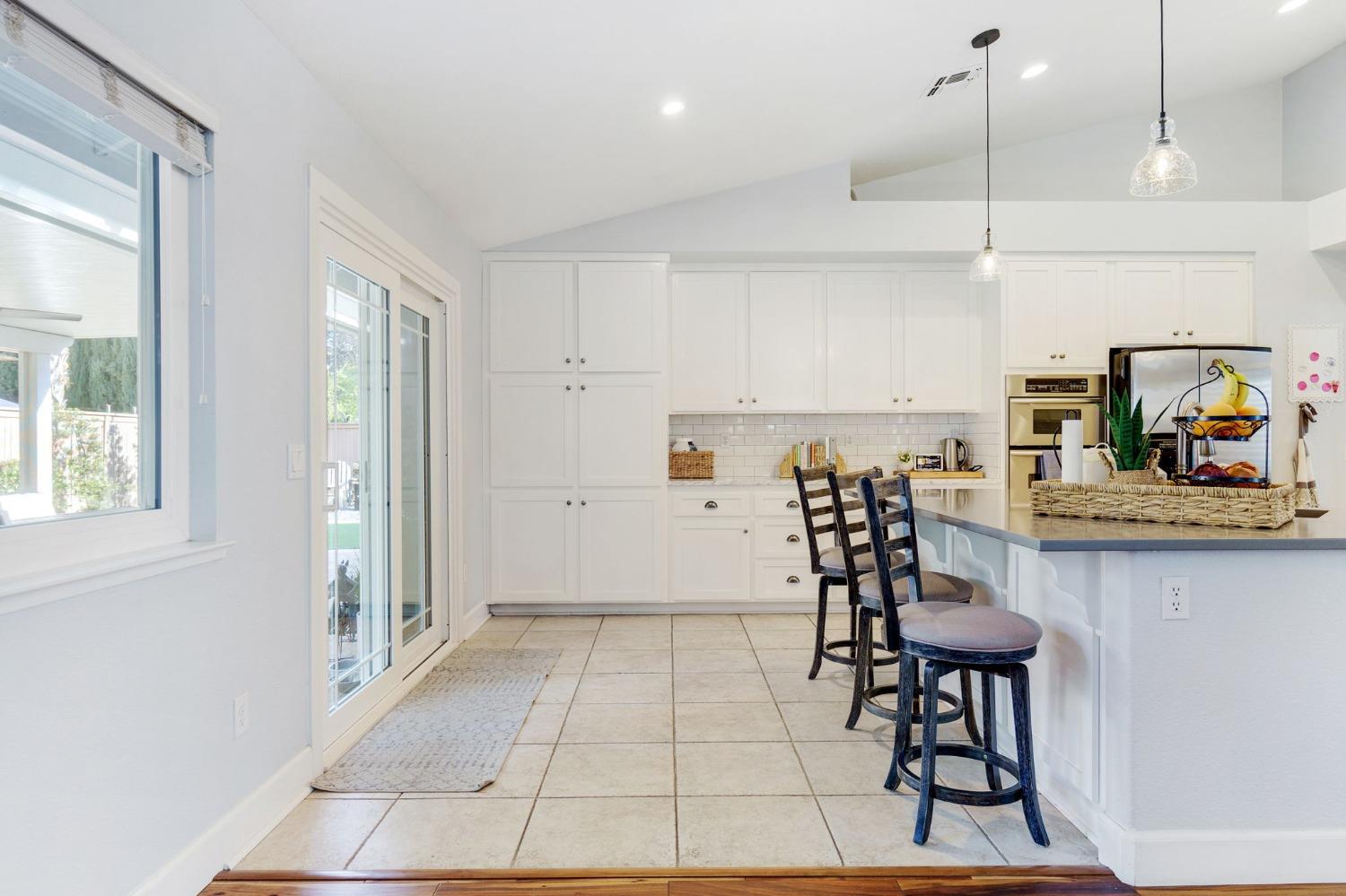 Detail Gallery Image 11 of 29 For 11887 Silver Cliff Way, Gold River,  CA 95670 - 3 Beds | 2 Baths