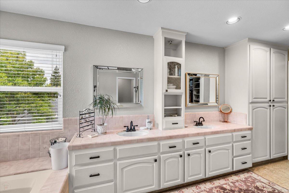 Detail Gallery Image 44 of 69 For 3705 Sandcreek Way, Modesto,  CA 95355 - 3 Beds | 2/1 Baths