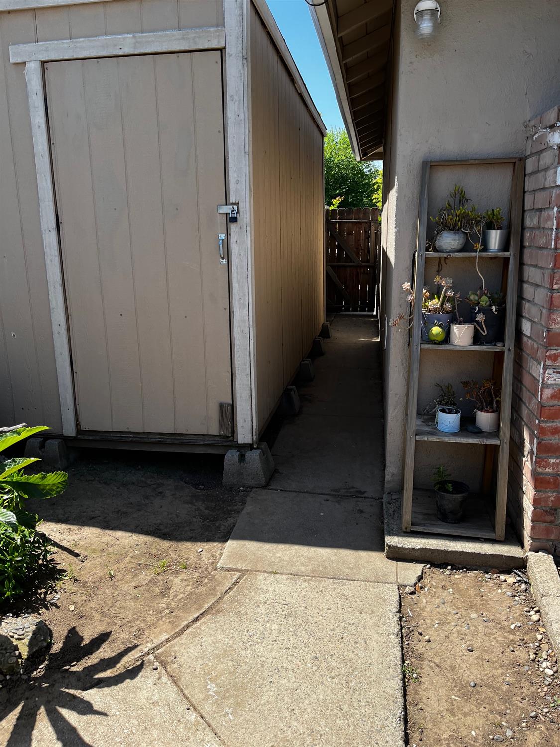 Detail Gallery Image 15 of 50 For 6725 21st St, Sacramento,  CA 95822 - 3 Beds | 2 Baths