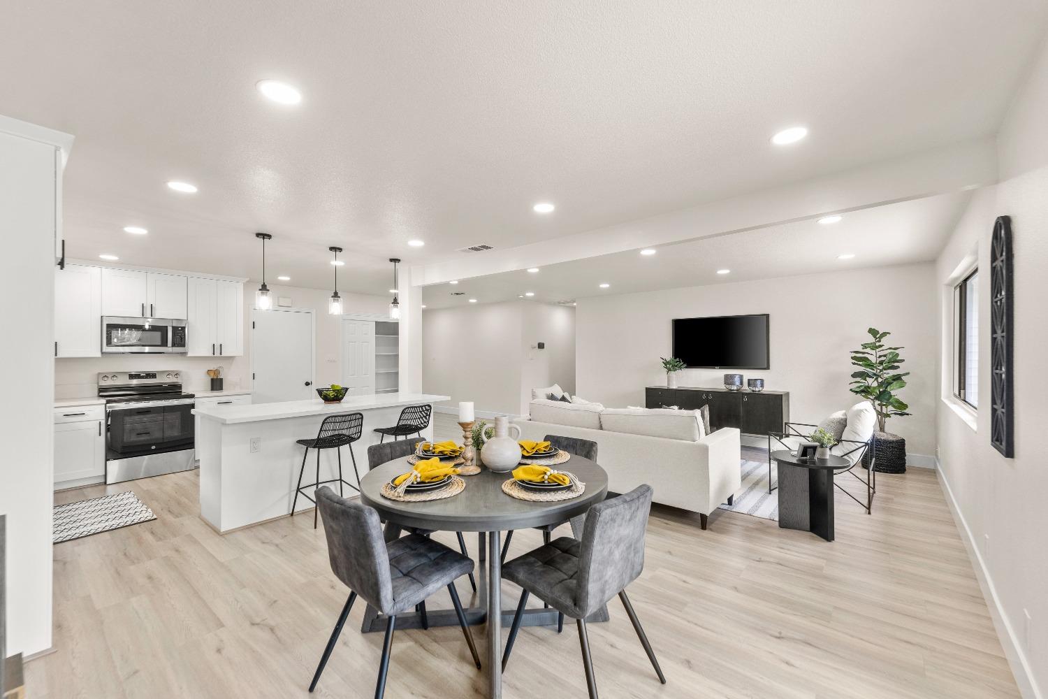 Cordova Lane, Rancho Cordova, California image 9