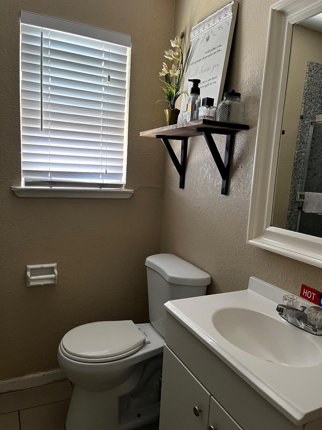 Detail Gallery Image 38 of 50 For 6725 21st St, Sacramento,  CA 95822 - 3 Beds | 2 Baths
