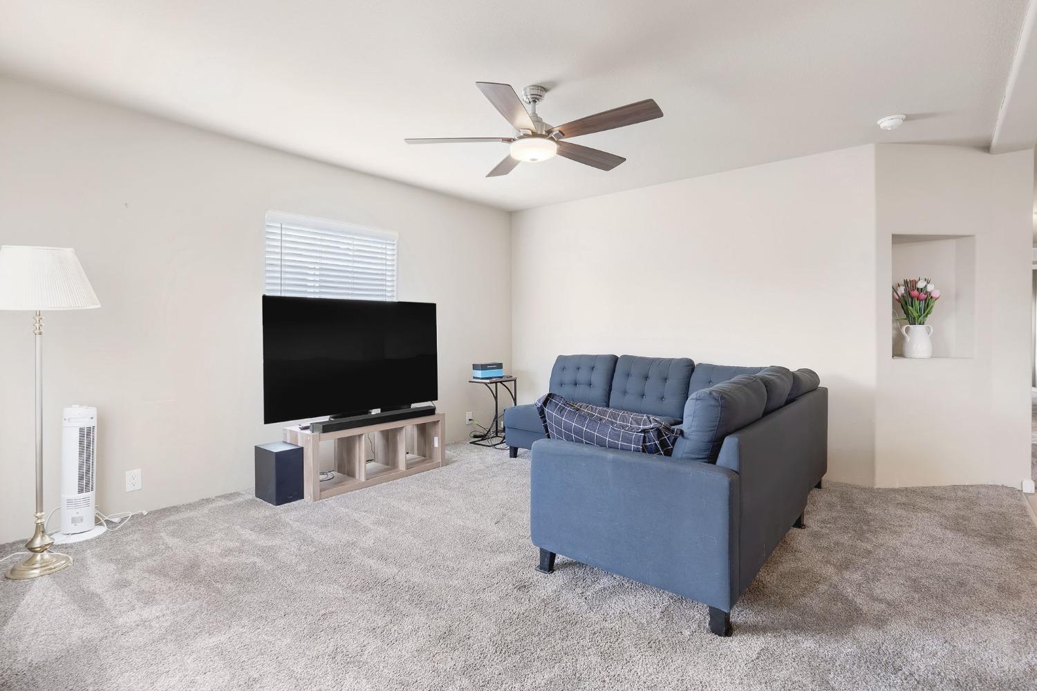 Detail Gallery Image 5 of 23 For 6154 S Walnut St 9, Loomis,  CA 95650 - 3 Beds | 2 Baths