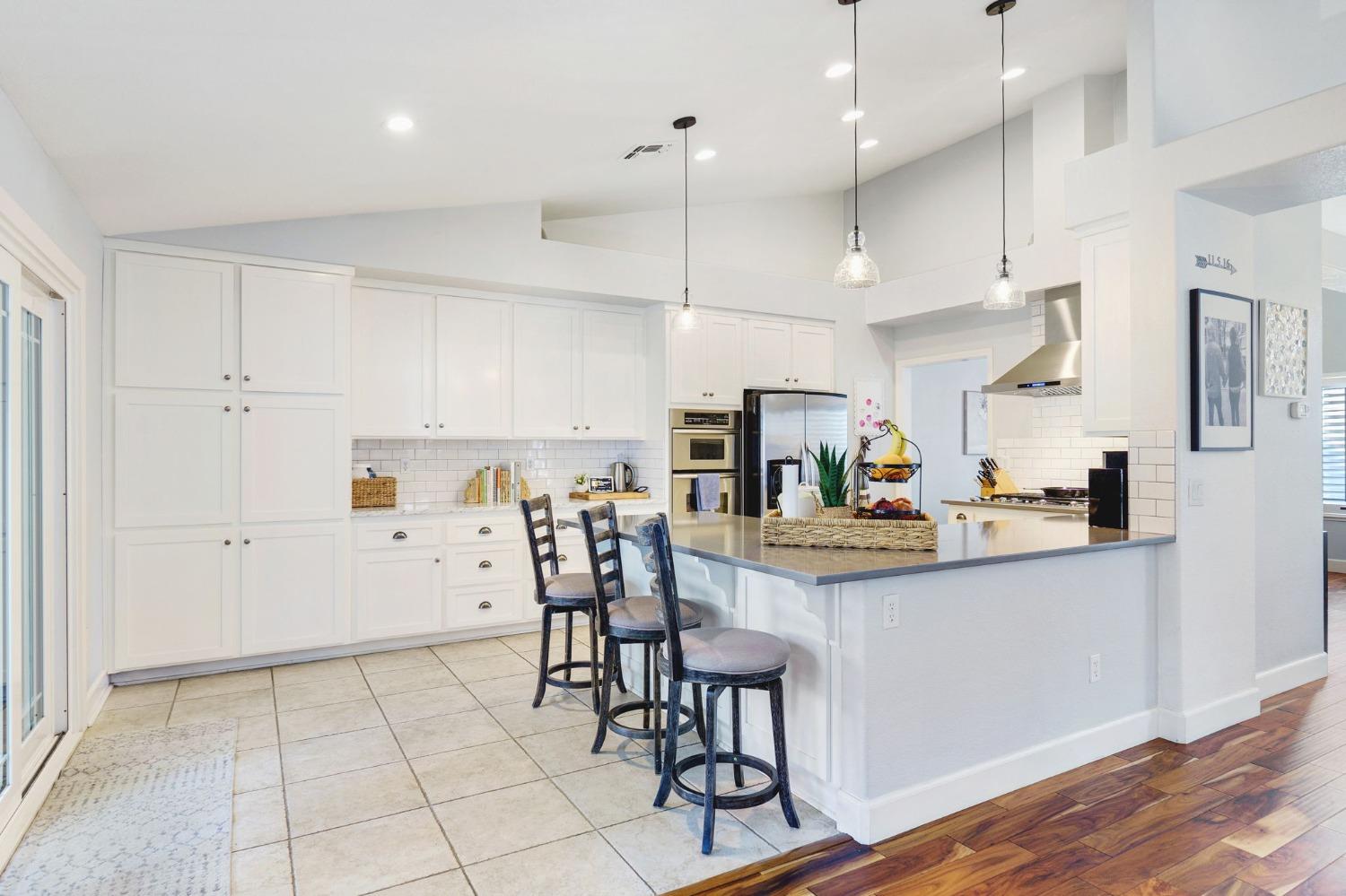 Detail Gallery Image 10 of 29 For 11887 Silver Cliff Way, Gold River,  CA 95670 - 3 Beds | 2 Baths