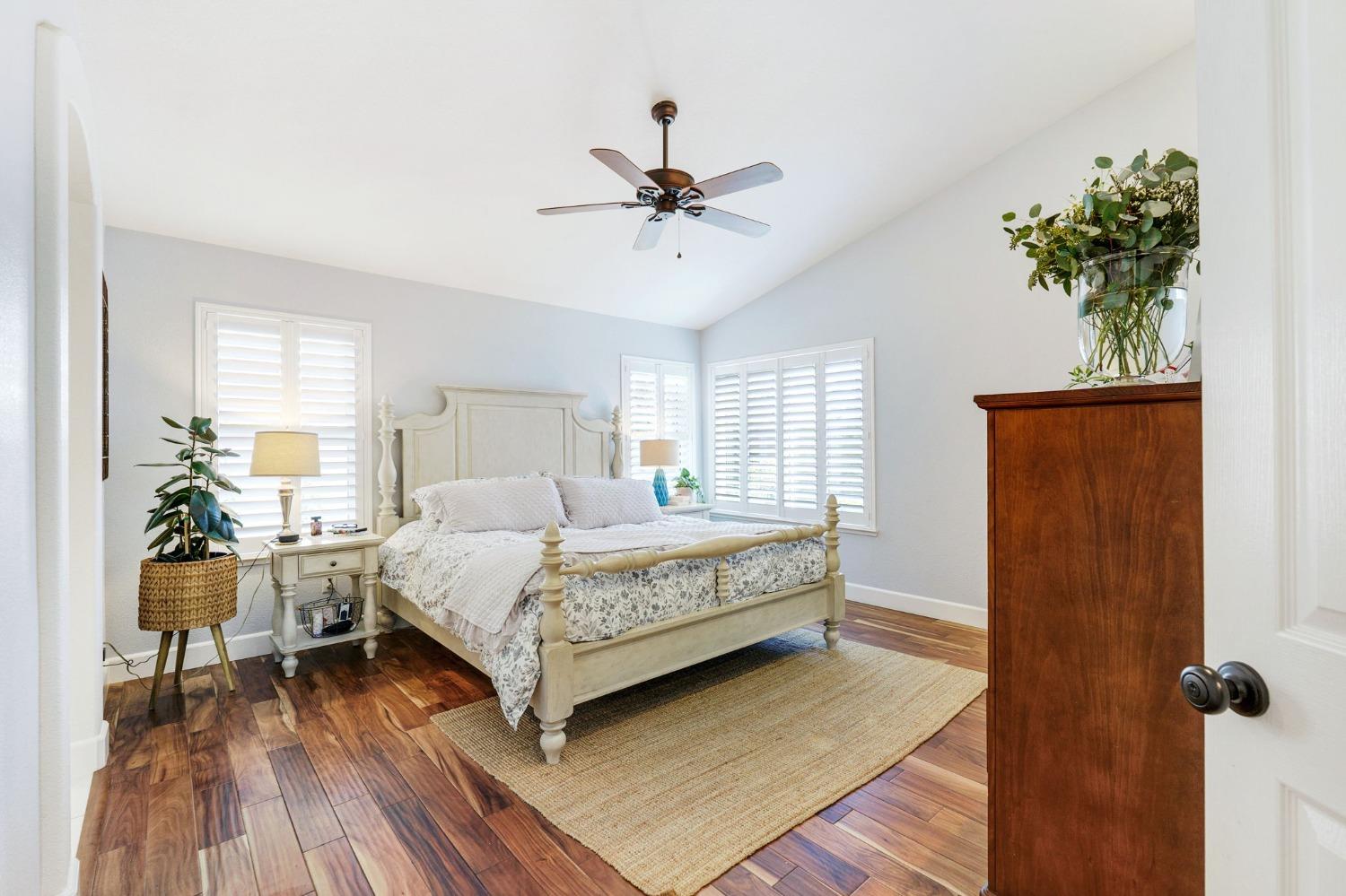 Detail Gallery Image 17 of 29 For 11887 Silver Cliff Way, Gold River,  CA 95670 - 3 Beds | 2 Baths