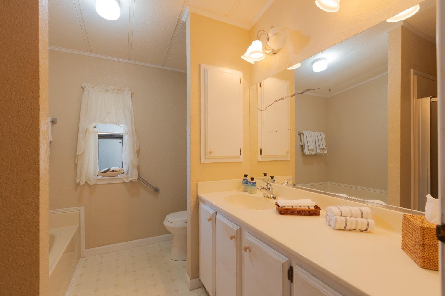Detail Gallery Image 19 of 65 For 14789 Jurata Ct, Rancho Murieta,  CA 95683 - 2 Beds | 2 Baths