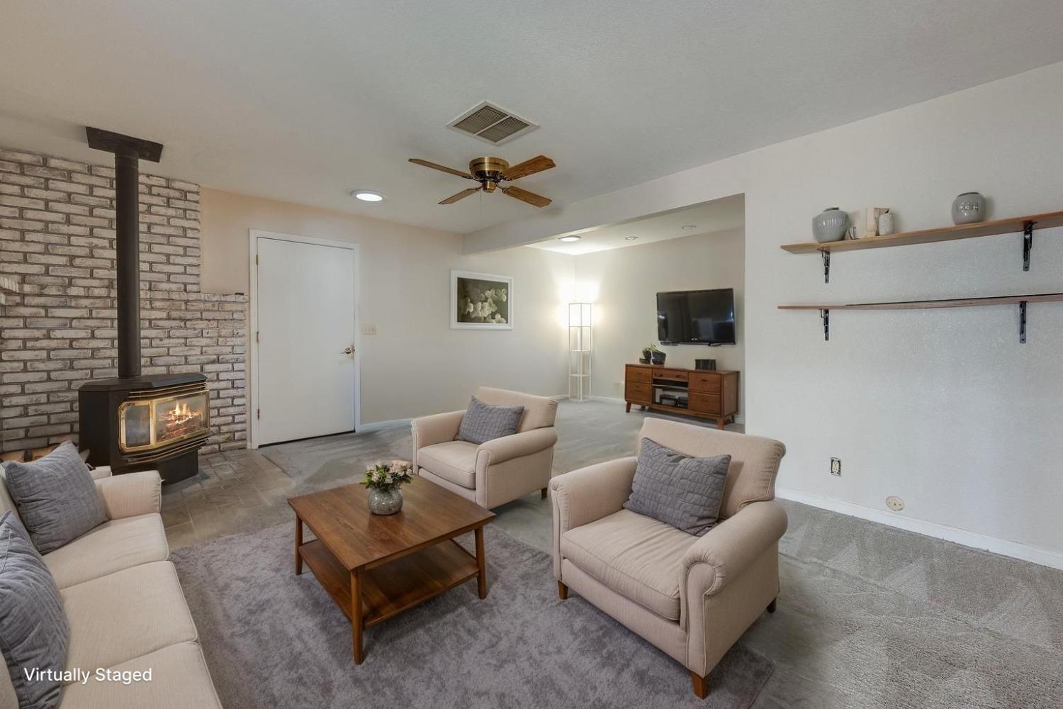 Detail Gallery Image 15 of 42 For 3181 Castlewood Cir, Pollock Pines,  CA 95726 - 4 Beds | 3 Baths