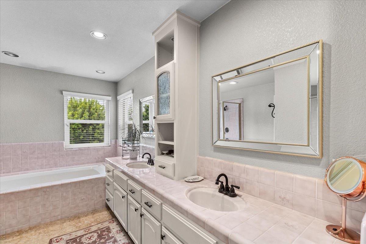 Detail Gallery Image 43 of 69 For 3705 Sandcreek Way, Modesto,  CA 95355 - 3 Beds | 2/1 Baths