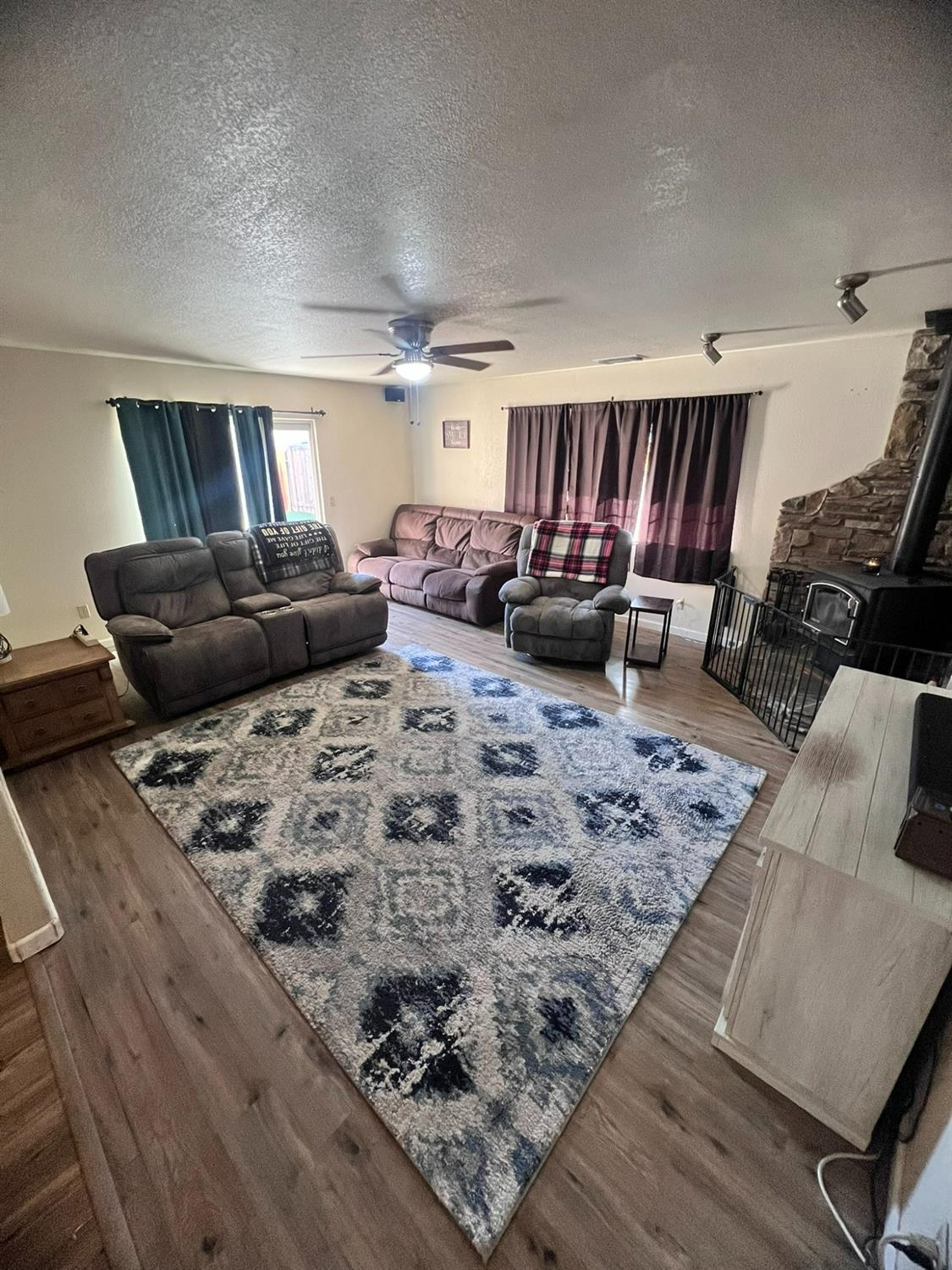 Detail Gallery Image 17 of 46 For 7341 Silver View Way, Rio Linda,  CA 95673 - 3 Beds | 2 Baths