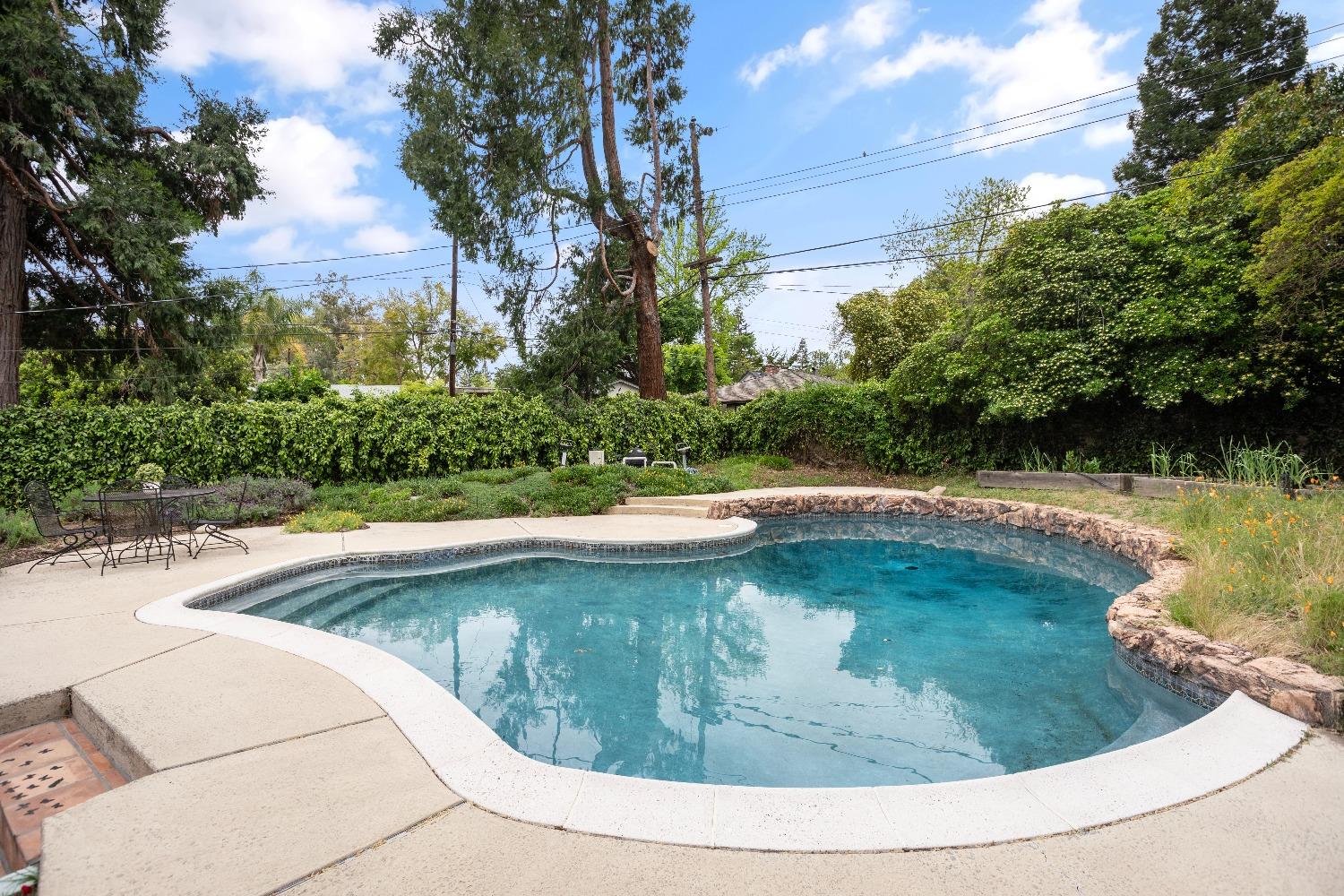 Detail Gallery Image 52 of 60 For 4820 Alturas Way, Sacramento,  CA 95822 - 3 Beds | 2 Baths
