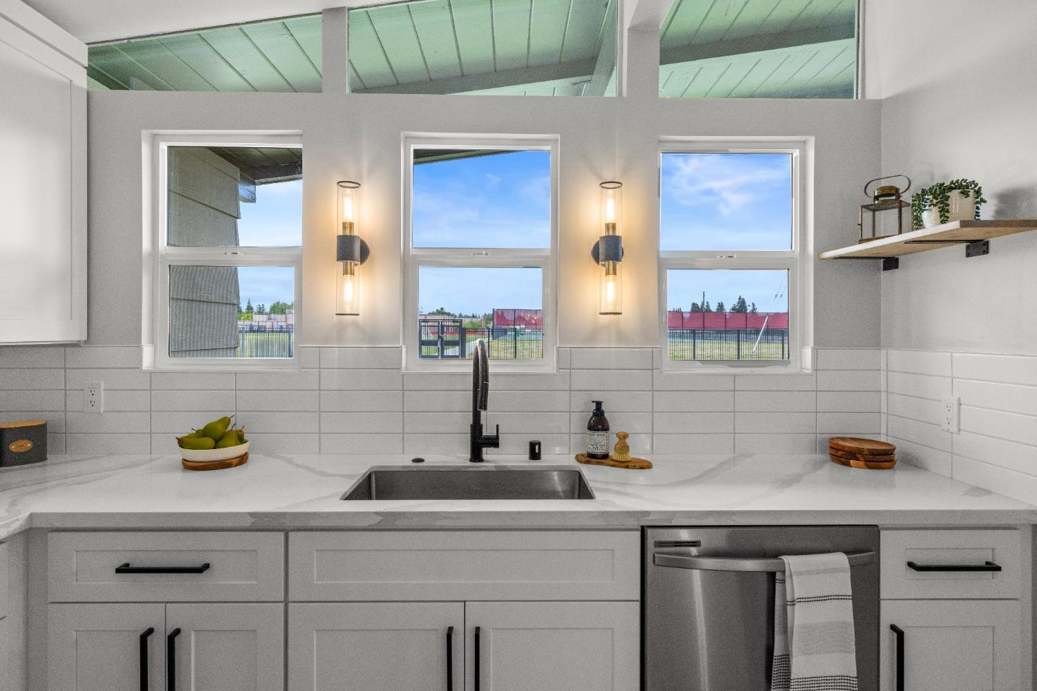 Detail Gallery Image 10 of 35 For 3711 Becerra Way, Sacramento,  CA 95821 - 4 Beds | 2 Baths