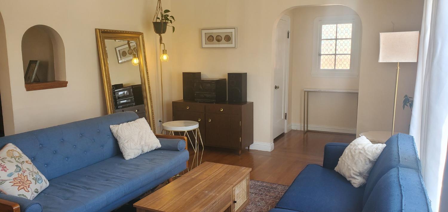 Detail Gallery Image 4 of 18 For 1755 87th Ave, Oakland,  CA 94621 - 2 Beds | 1 Baths