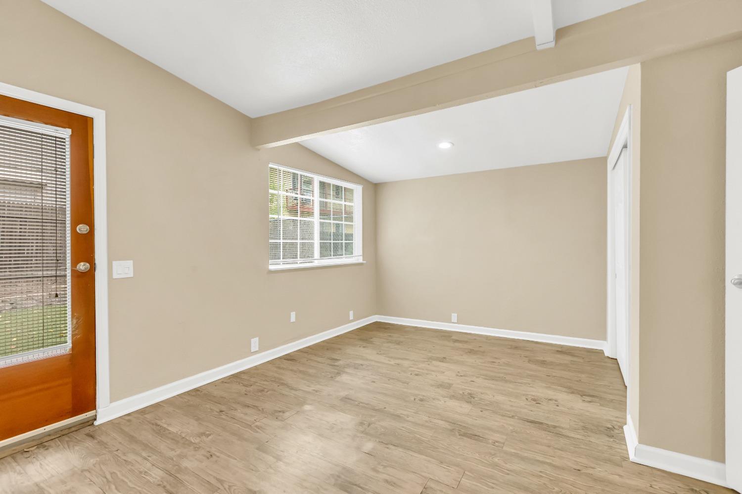 Detail Gallery Image 30 of 48 For 2210 10th Street, Sacramento,  CA 95818 - – Beds | – Baths