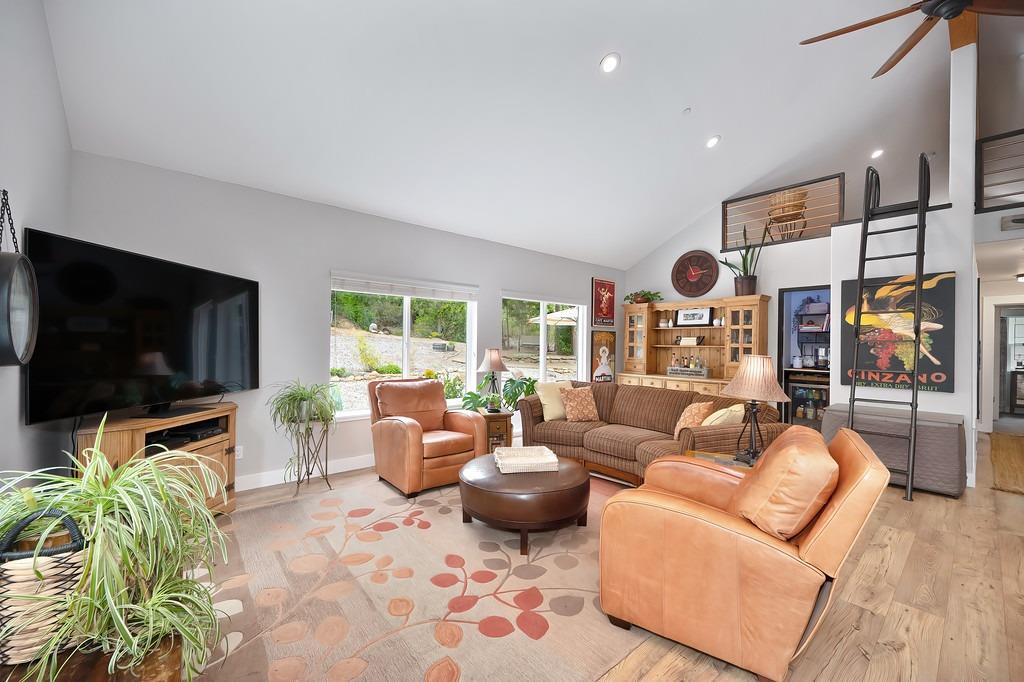 Detail Gallery Image 25 of 74 For 3795 Shoemaker Rd, Georgetown,  CA 95634 - 2 Beds | 2 Baths