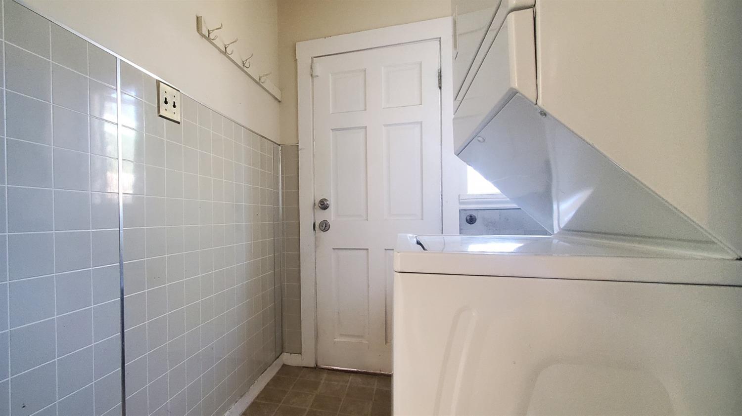 Detail Gallery Image 15 of 18 For 1755 87th Ave, Oakland,  CA 94621 - 2 Beds | 1 Baths