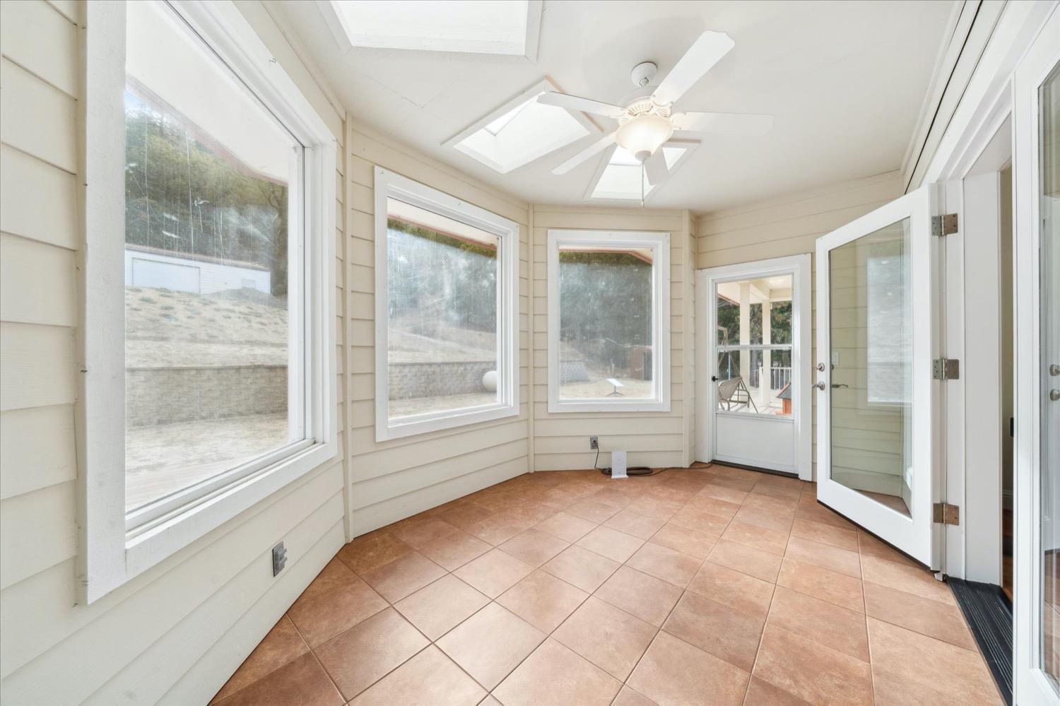Detail Gallery Image 6 of 87 For 2995 Goose Ranch, Lewiston,  CA 96052 - 3 Beds | 2/1 Baths