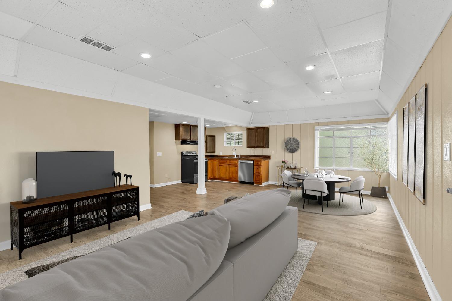 Detail Gallery Image 9 of 48 For 2210 10th Street, Sacramento,  CA 95818 - – Beds | – Baths