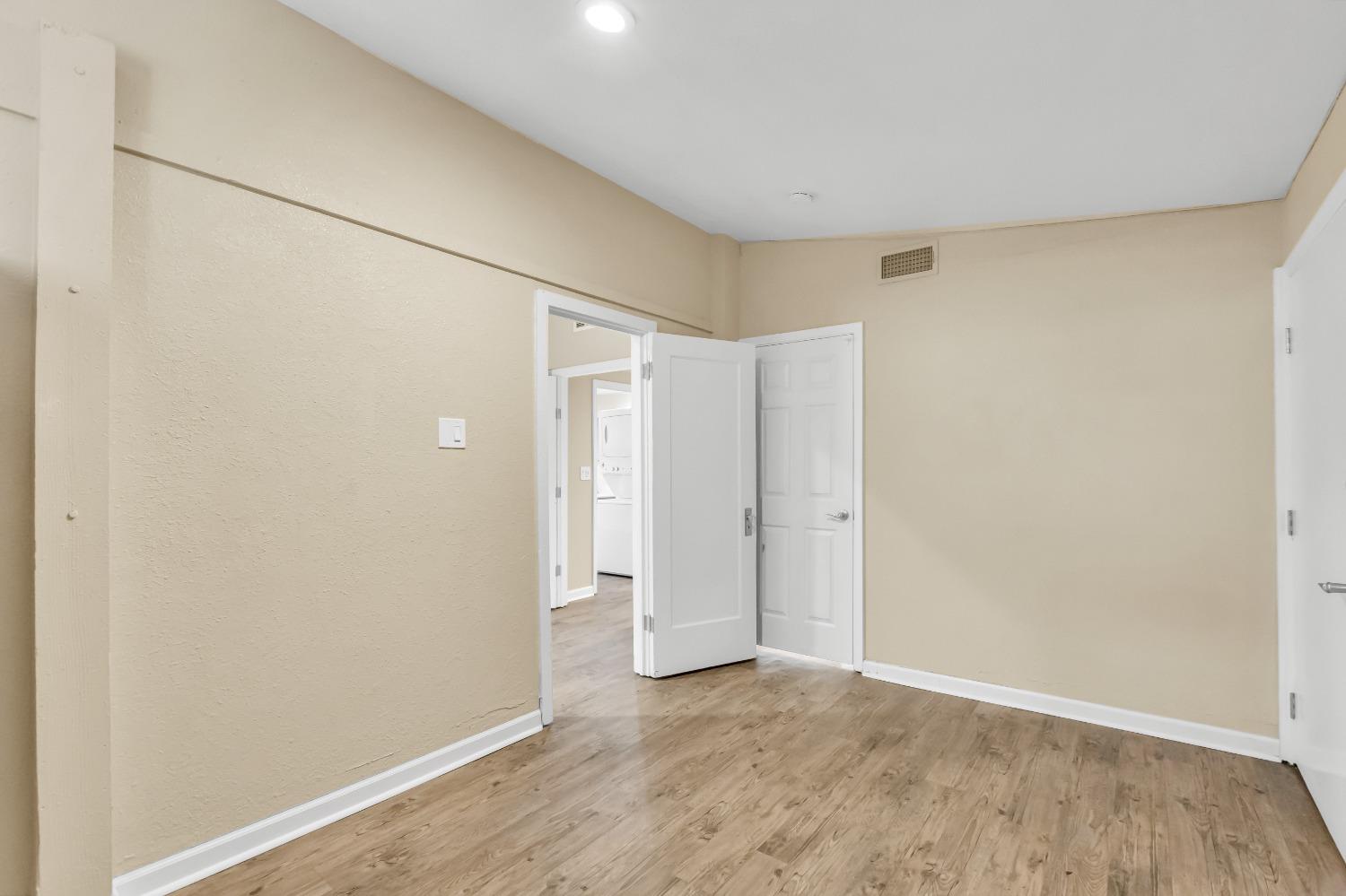 Detail Gallery Image 34 of 48 For 2210 10th Street, Sacramento,  CA 95818 - – Beds | – Baths
