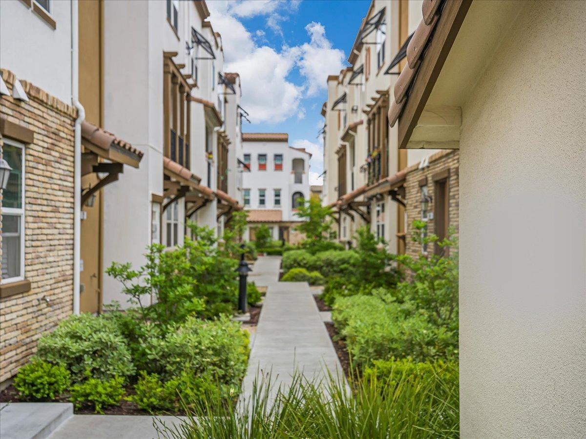 Detail Gallery Image 52 of 56 For 73 Montecito Vista Dr #2,  San Jose,  CA 95111 - 2 Beds | 2/1 Baths