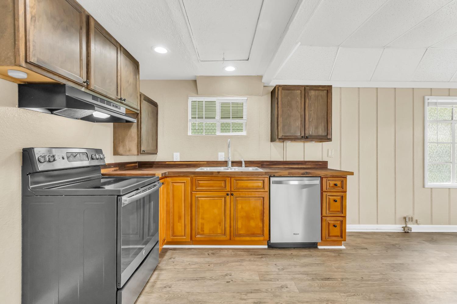 Detail Gallery Image 20 of 48 For 2210 10th Street, Sacramento,  CA 95818 - 2 Beds | 1 Baths