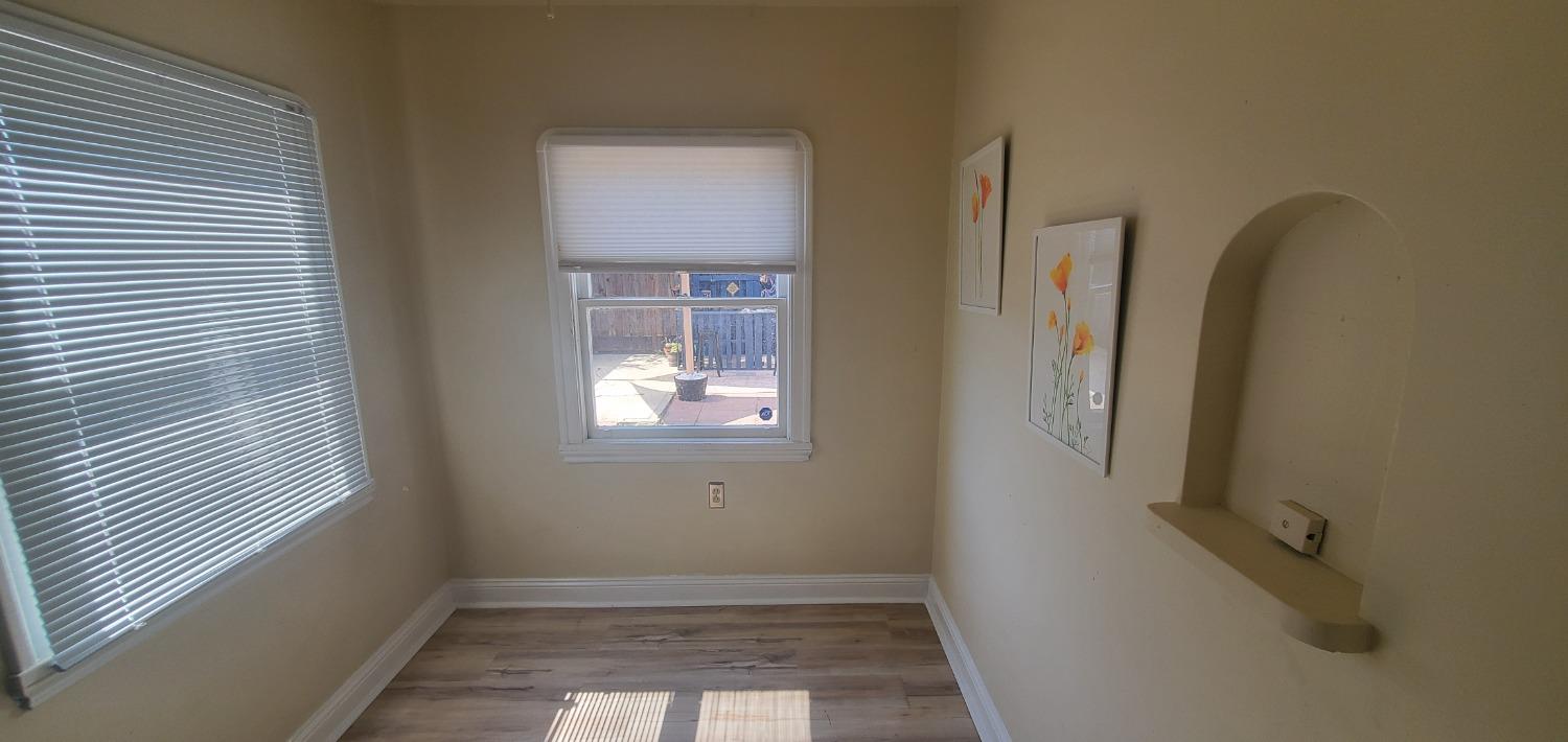 Detail Gallery Image 10 of 18 For 1755 87th Ave, Oakland,  CA 94621 - 2 Beds | 1 Baths