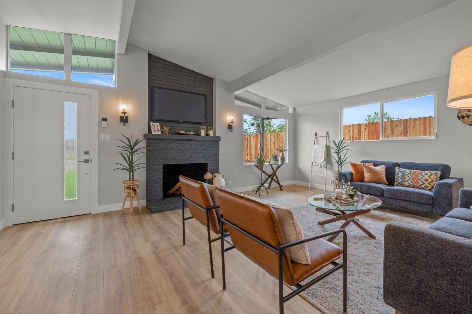 Detail Gallery Image 5 of 35 For 3711 Becerra Way, Sacramento,  CA 95821 - 4 Beds | 2 Baths