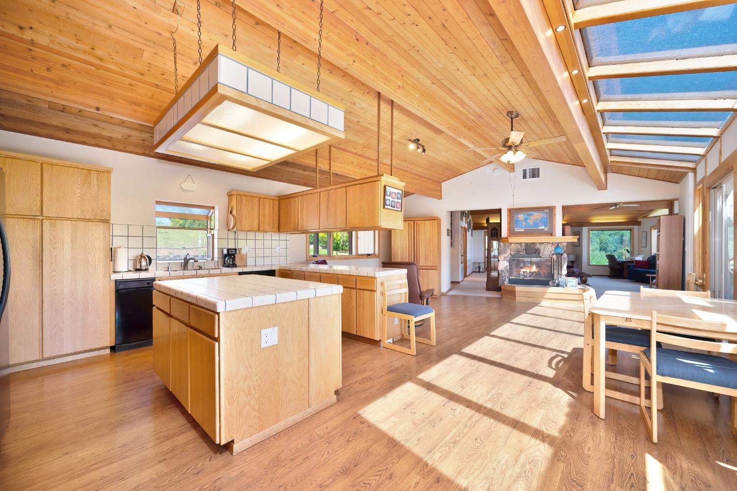 Detail Gallery Image 9 of 48 For 8925 Derby Ct, Newcastle,  CA 95658 - 3 Beds | 2/1 Baths
