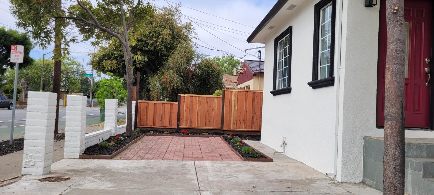 Detail Gallery Image 4 of 37 For 181 E Hedding St, San Jose,  CA 95112 - 3 Beds | 2 Baths