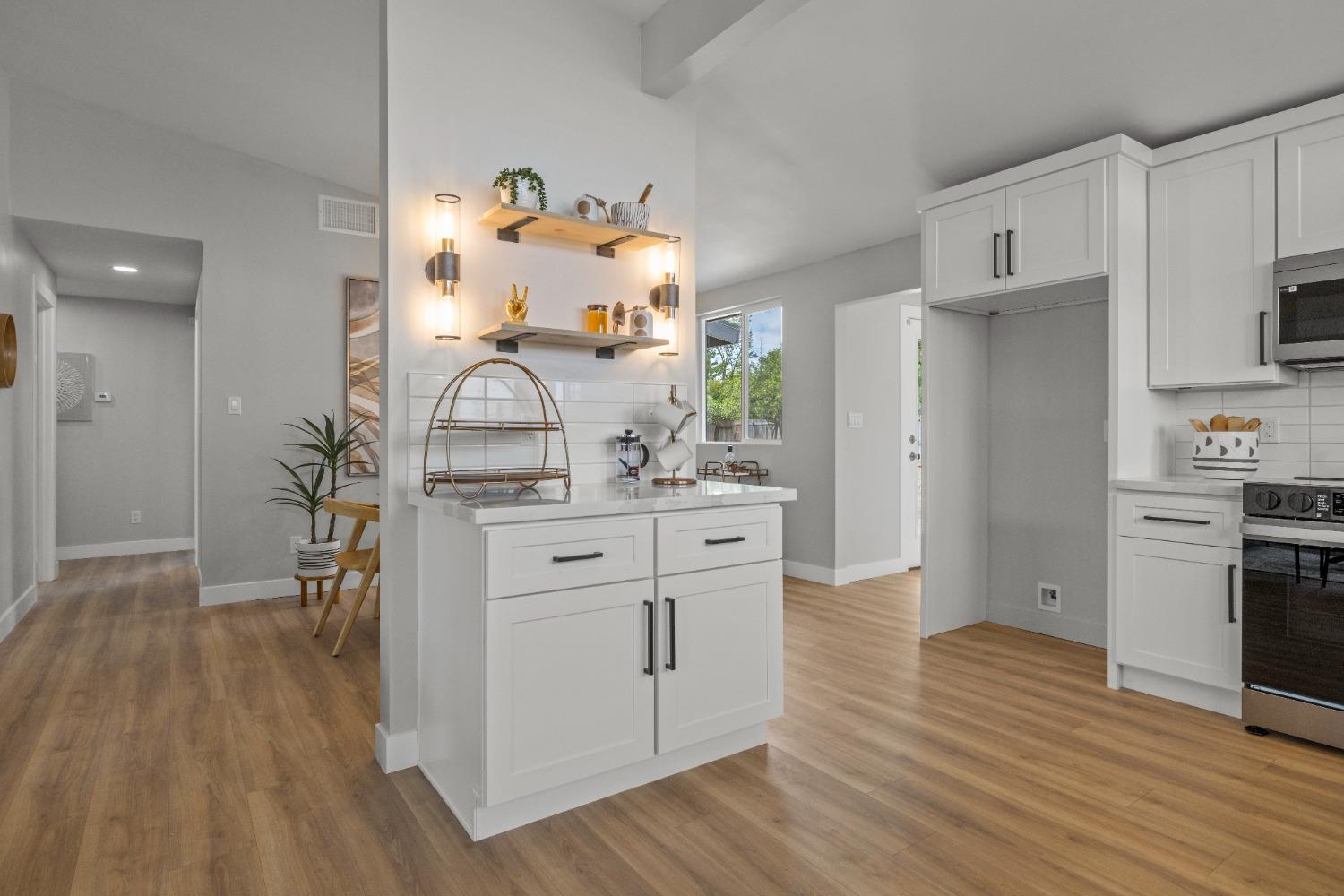 Detail Gallery Image 11 of 35 For 3711 Becerra Way, Sacramento,  CA 95821 - 4 Beds | 2 Baths