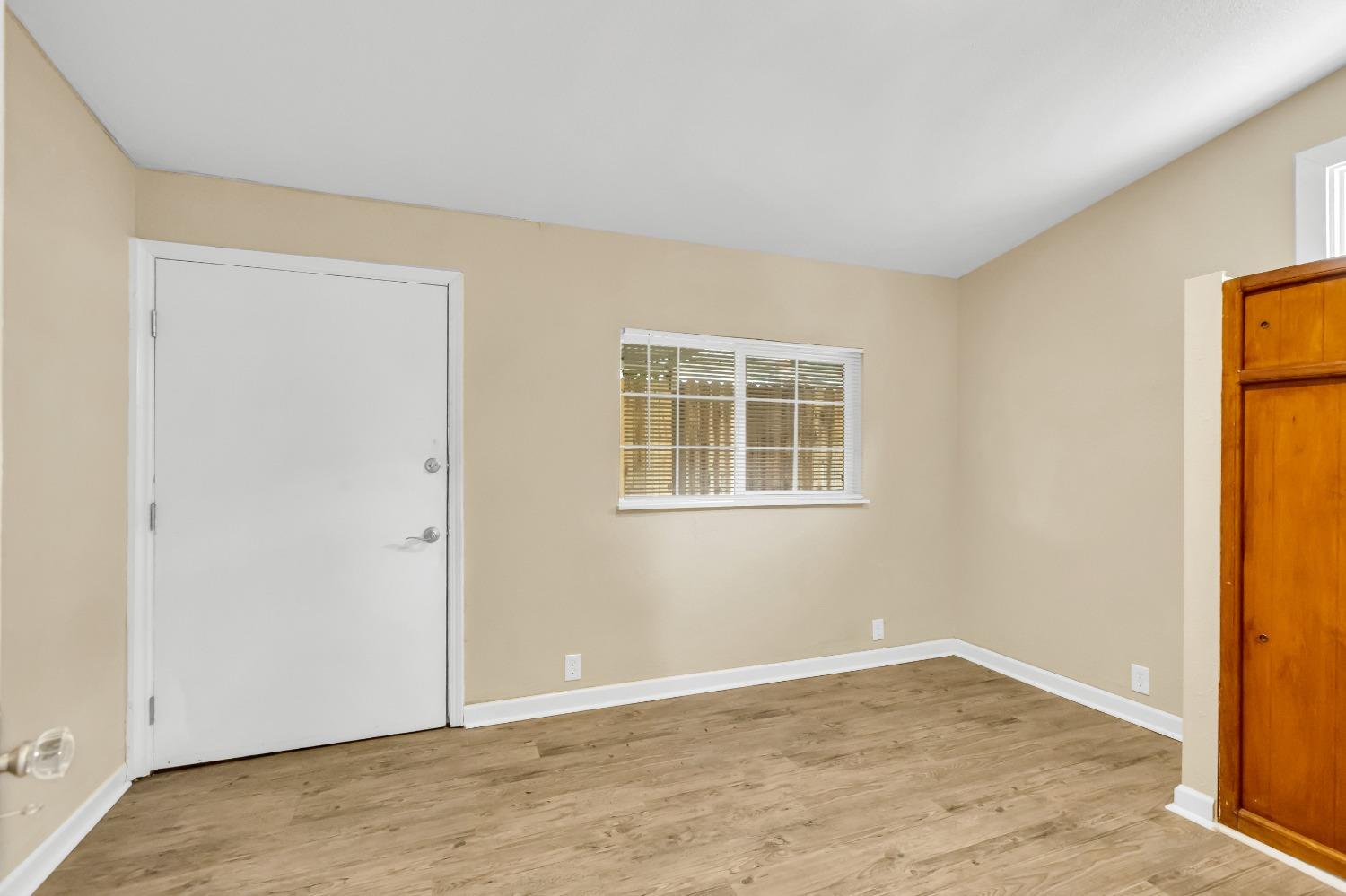 Detail Gallery Image 33 of 48 For 2210 10th Street, Sacramento,  CA 95818 - – Beds | – Baths