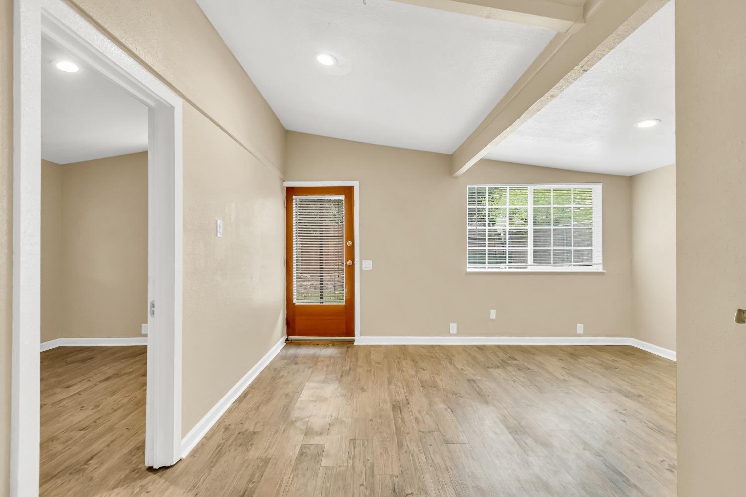 Detail Gallery Image 29 of 48 For 2210 10th Street, Sacramento,  CA 95818 - – Beds | – Baths