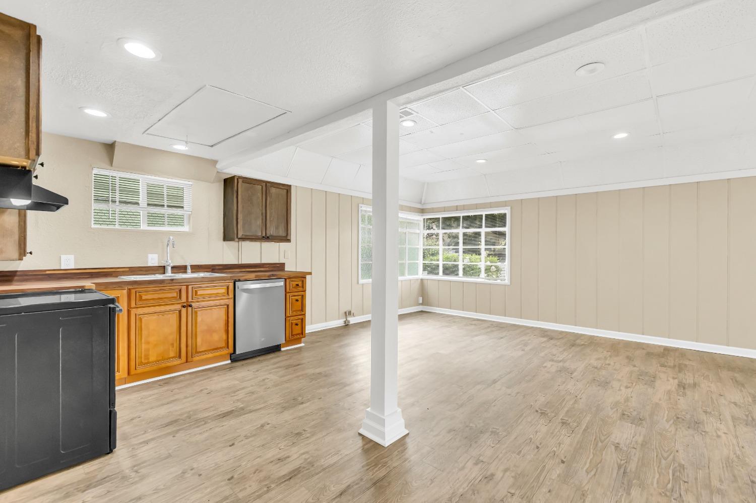 Detail Gallery Image 21 of 48 For 2210 10th Street, Sacramento,  CA 95818 - – Beds | – Baths