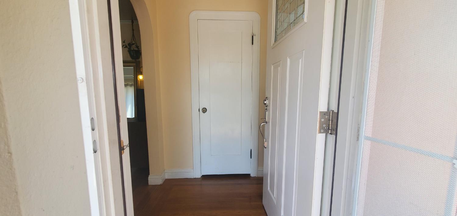 Detail Gallery Image 2 of 18 For 1755 87th Ave, Oakland,  CA 94621 - 2 Beds | 1 Baths