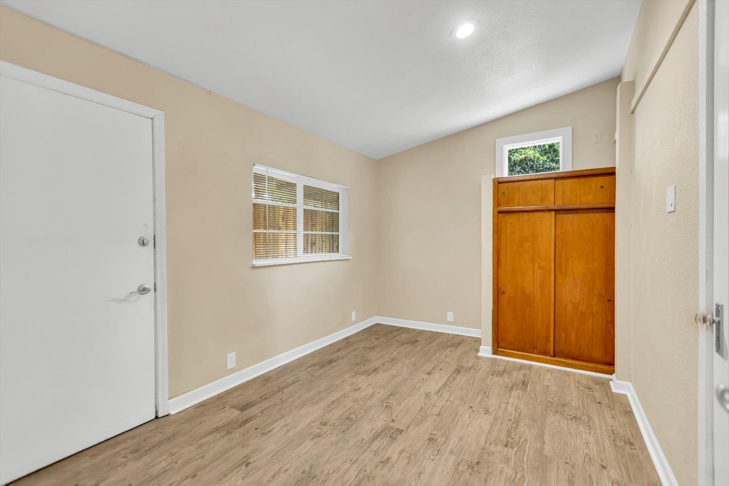 Detail Gallery Image 35 of 48 For 2210 10th Street, Sacramento,  CA 95818 - – Beds | – Baths