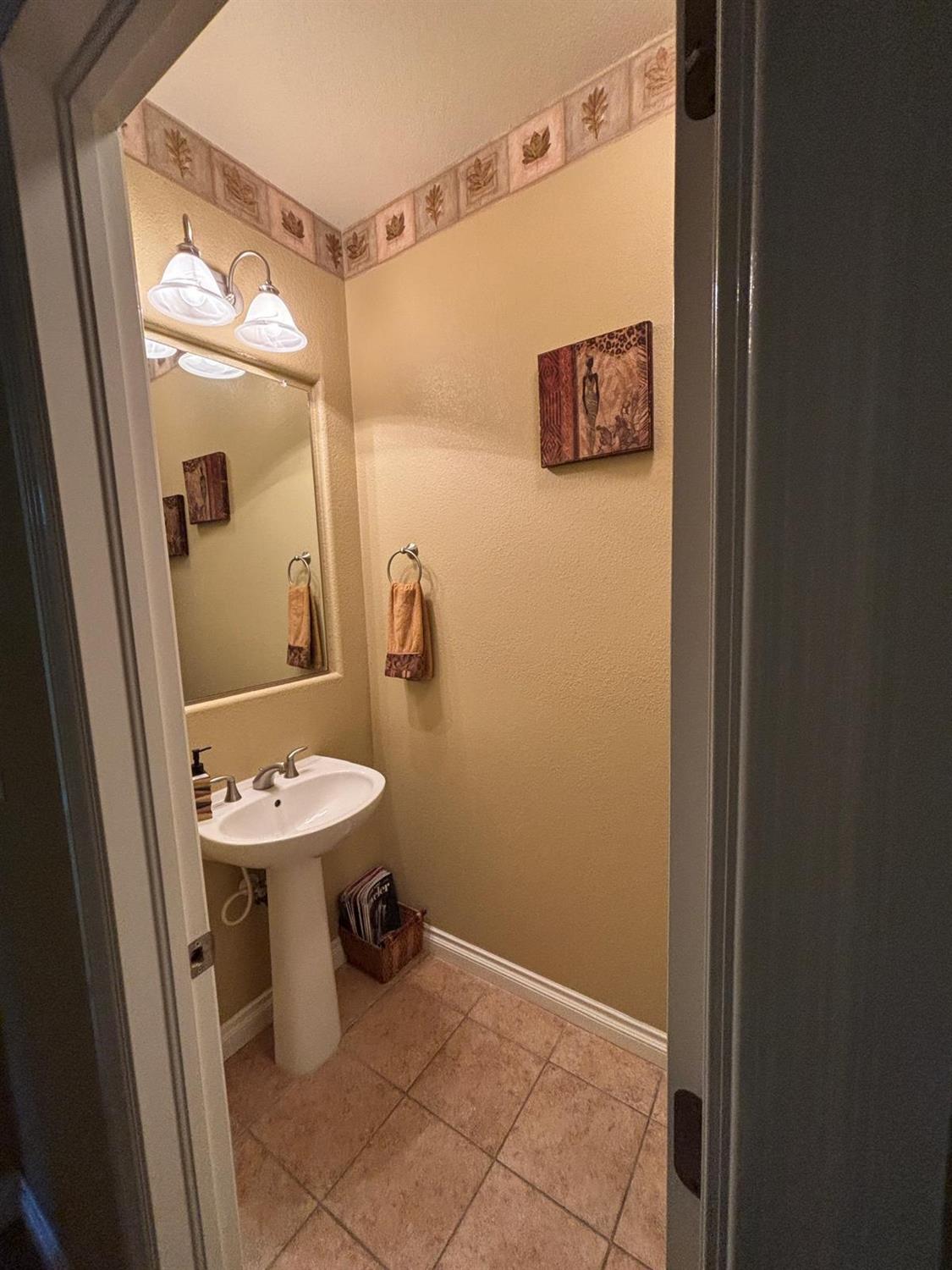 Salem Way, Carmichael, California image 30