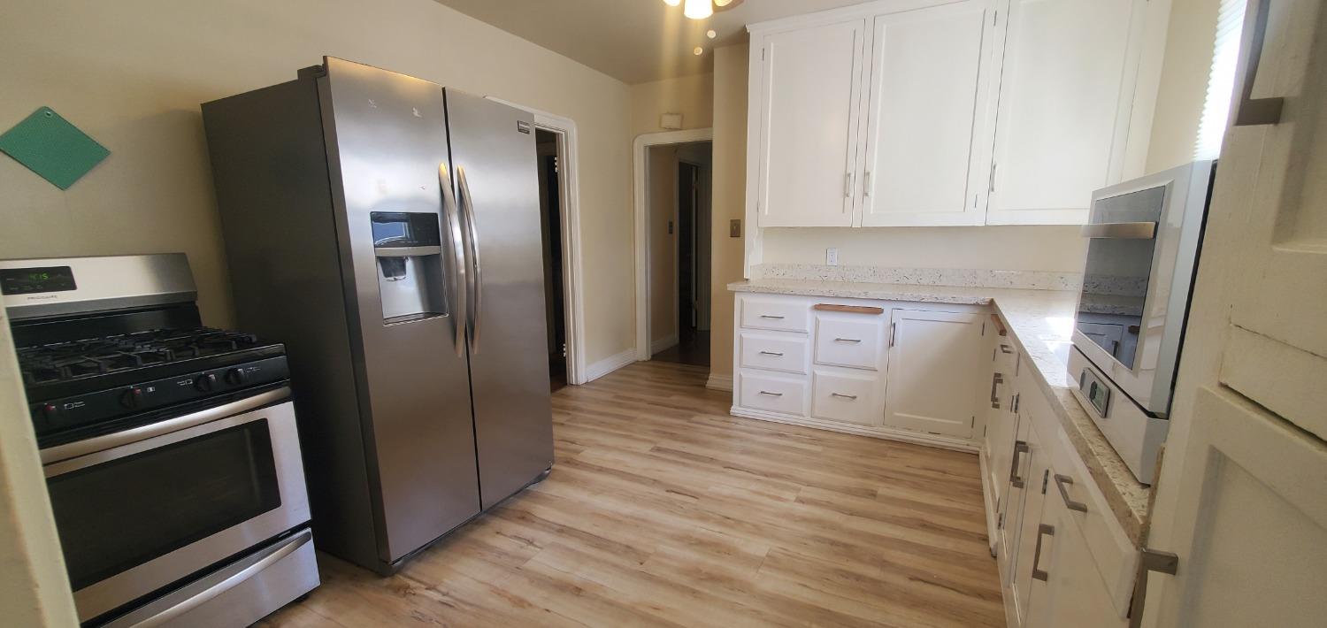 Detail Gallery Image 9 of 18 For 1755 87th Ave, Oakland,  CA 94621 - 2 Beds | 1 Baths