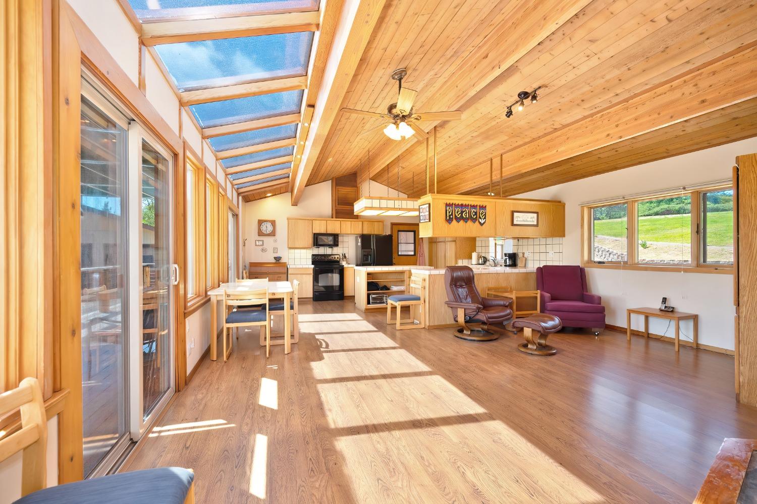 Detail Gallery Image 5 of 48 For 8925 Derby Ct, Newcastle,  CA 95658 - 3 Beds | 2/1 Baths
