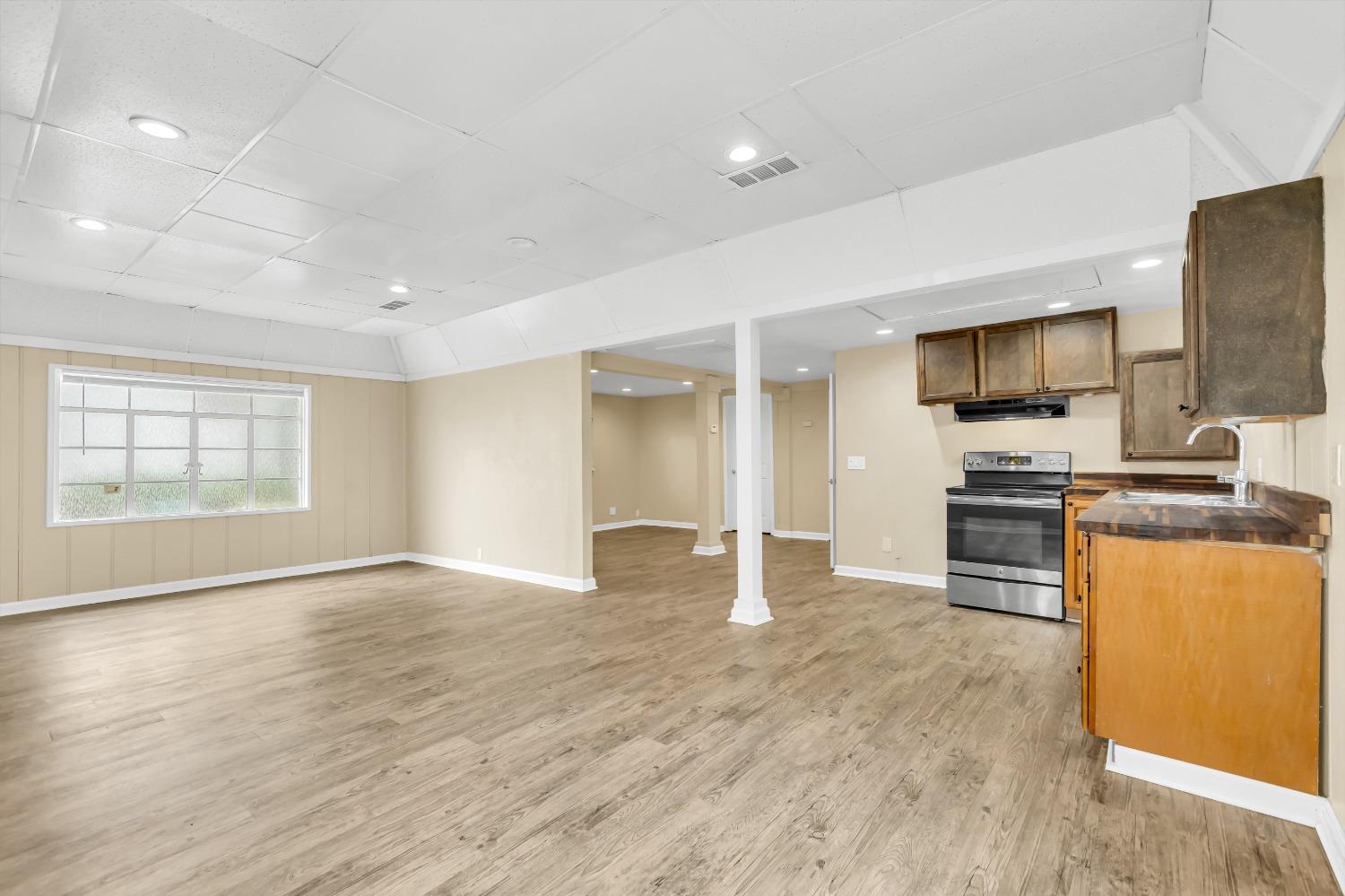 Detail Gallery Image 17 of 48 For 2210 10th Street, Sacramento,  CA 95818 - – Beds | – Baths