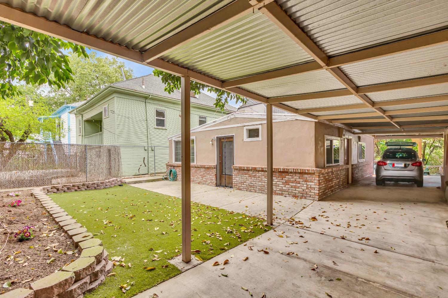 Detail Gallery Image 40 of 48 For 2210 10th Street, Sacramento,  CA 95818 - 2 Beds | 1 Baths