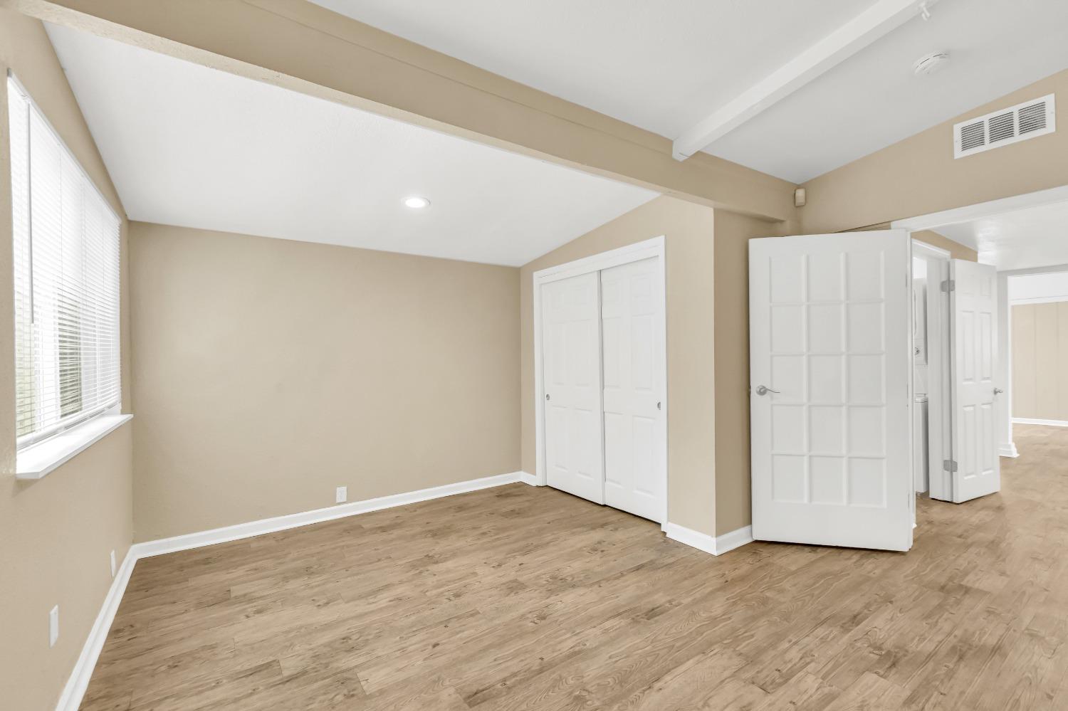 Detail Gallery Image 31 of 48 For 2210 10th Street, Sacramento,  CA 95818 - 2 Beds | 1 Baths