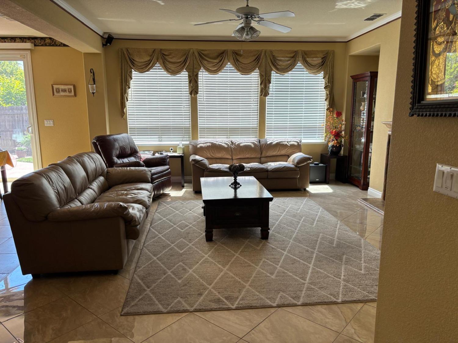 Salem Way, Carmichael, California image 25